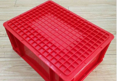حاويات التكديس من البلاستيك الأحمر الأوربي البكر 400 * 300 مم خيار أغطية نظام الفرز